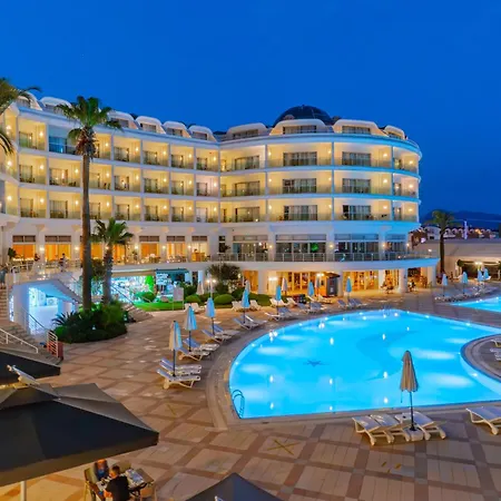 Pineta Park Deluxe 5* מרמריס