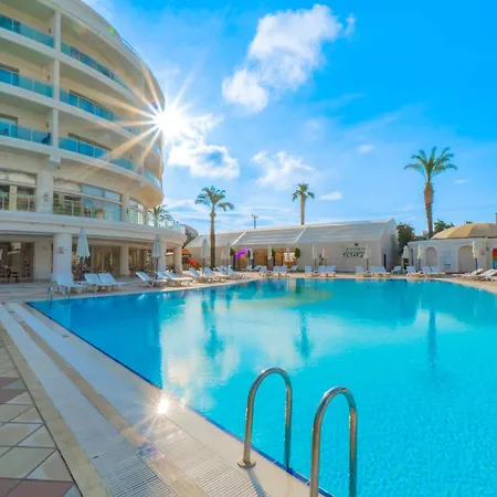 Pineta Park Deluxe Otel 5*
