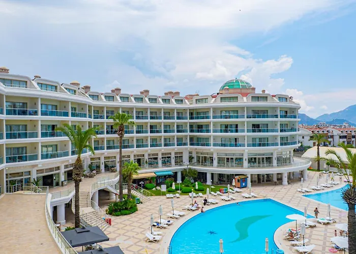 Pineta Park Deluxe מלון מרמריס