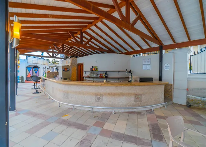 Pineta Park Deluxe מלון