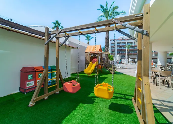 Pineta Park Deluxe מלון מרמריס