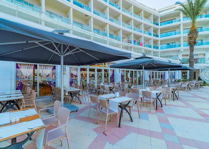 Pineta Park Deluxe מלון מרמריס