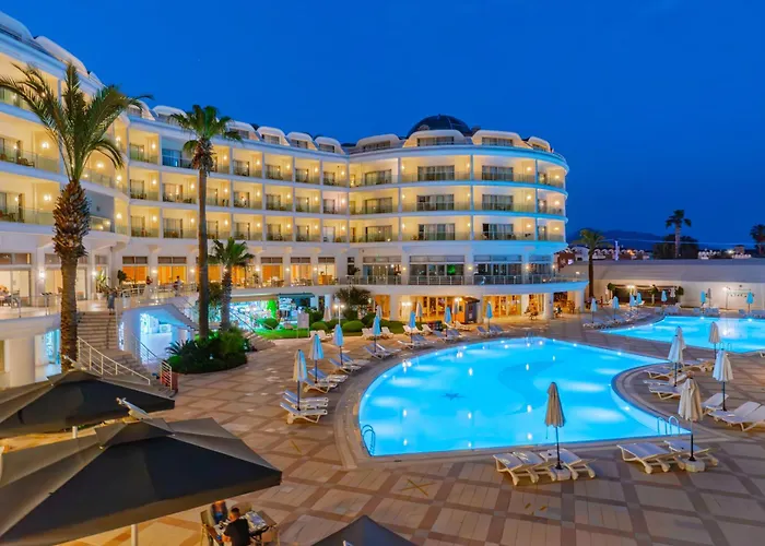Pineta Park Deluxe 5* מרמריס