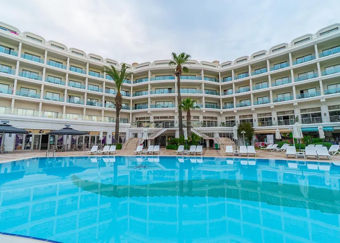 Pineta Park Deluxe מרמריס