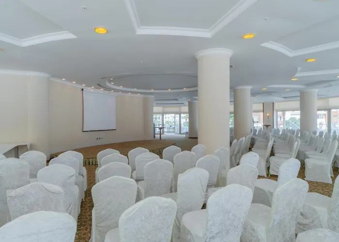 מלון Pineta Park Deluxe