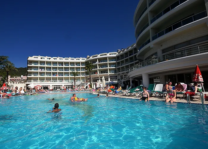 Pineta Park Deluxe מרמריס