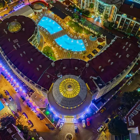 Pineta Park Deluxe Отель