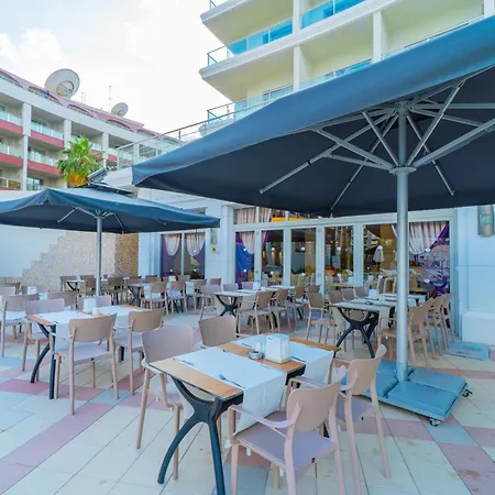 Pineta Park Deluxe Отель