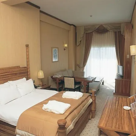 Ξενοδοχείο Pineta Park Deluxe 4*