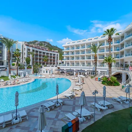 Szálloda Pineta Park Deluxe 5*