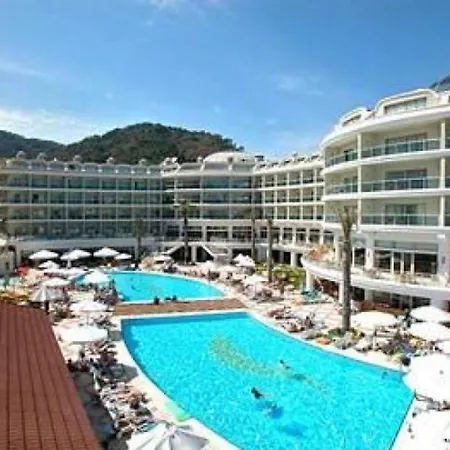 Pineta Park Deluxe Μαρμαρίς
