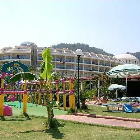 Ξενοδοχείο Pineta Park Deluxe 4*