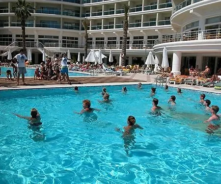 Pineta Park Deluxe Ξενοδοχείο 4*