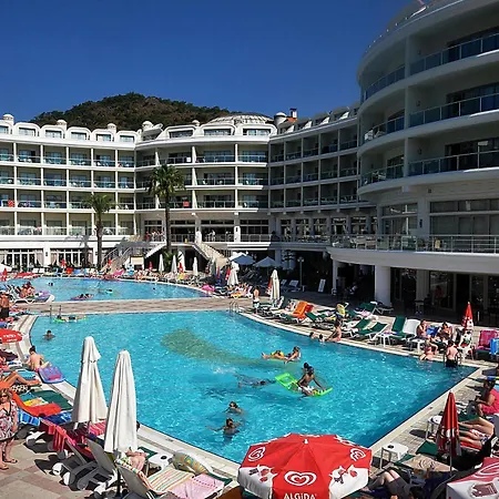 Pineta Park Deluxe 4* מרמריס