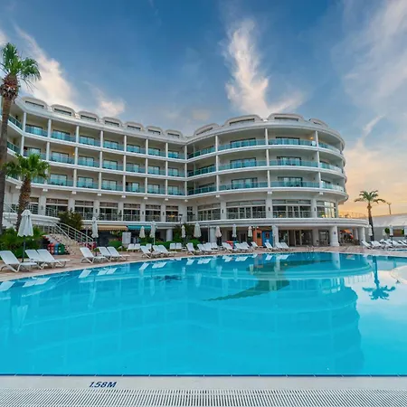 Pineta Park Deluxe 马尔马里斯